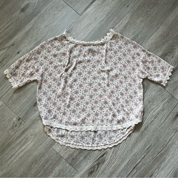 Sheer Printed Top​ - Picture 1 of 5